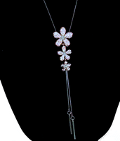 Elegant Flowers Necklace